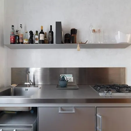 The New Olded Apt. *